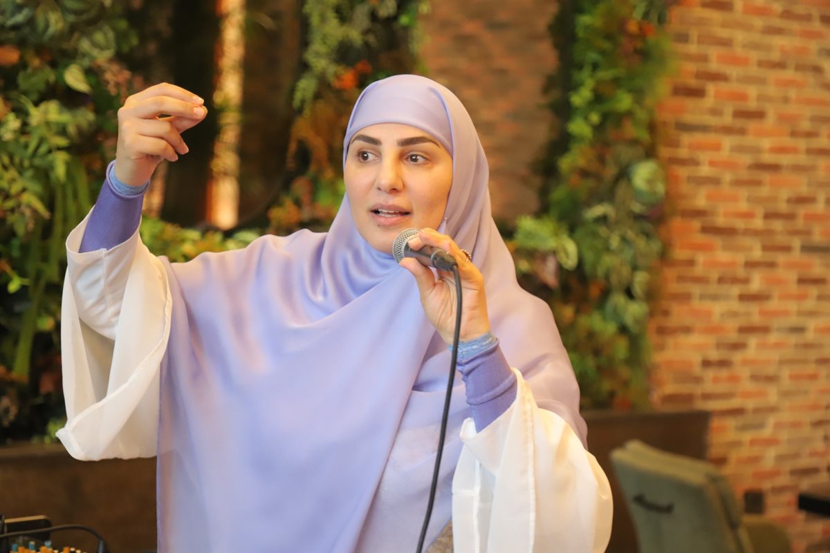 فطور صباحي بمناسبة مولد السيدة زينب (ع) وريع أسعار بطاقاته للعائلات النازحة من الشريط الحدودي فطور صباحي بمناسبة مولد السيدة زينب (ع) وريع أسعار بطاقاته للعائلات النازحة من الشريط الحدودي