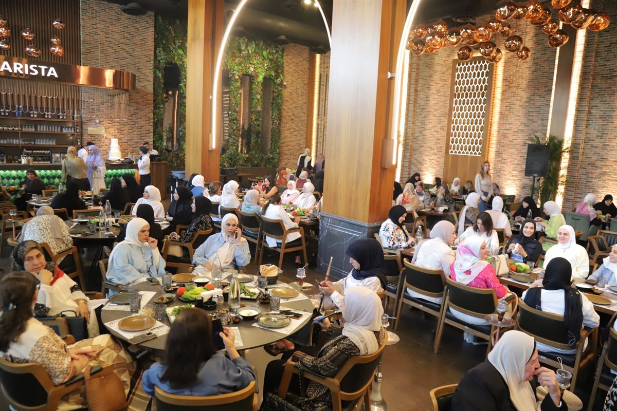 فطور صباحي بمناسبة مولد السيدة زينب (ع) وريع أسعار بطاقاته للعائلات النازحة من الشريط الحدودي فطور صباحي بمناسبة مولد السيدة زينب (ع) وريع أسعار بطاقاته للعائلات النازحة من الشريط الحدودي