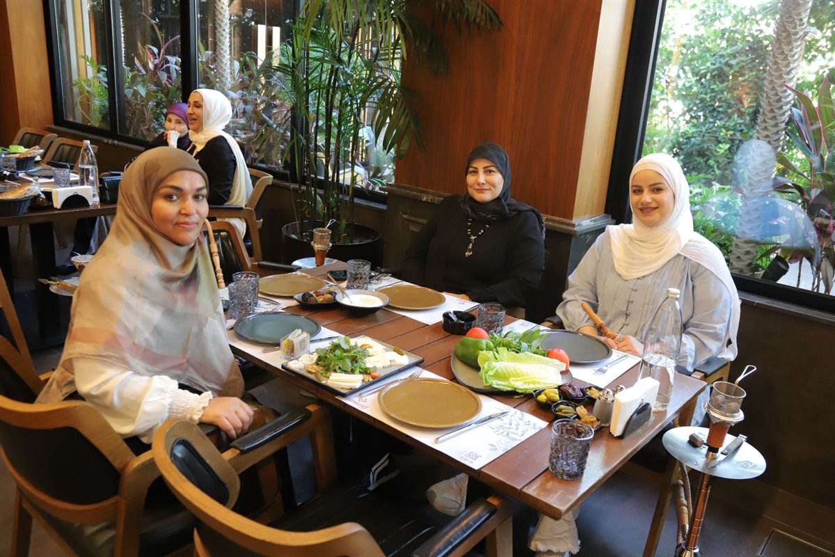 فطور صباحي بمناسبة مولد السيدة زينب (ع) وريع أسعار بطاقاته للعائلات النازحة من الشريط الحدودي فطور صباحي بمناسبة مولد السيدة زينب (ع) وريع أسعار بطاقاته للعائلات النازحة من الشريط الحدودي