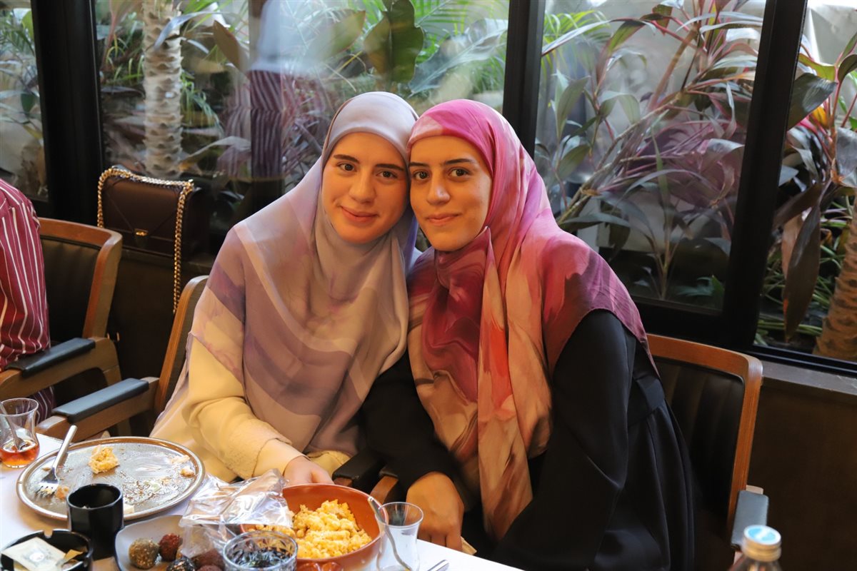 فطور صباحي بمناسبة مولد السيدة زينب (ع) وريع أسعار بطاقاته للعائلات النازحة من الشريط الحدودي فطور صباحي بمناسبة مولد السيدة زينب (ع) وريع أسعار بطاقاته للعائلات النازحة من الشريط الحدودي