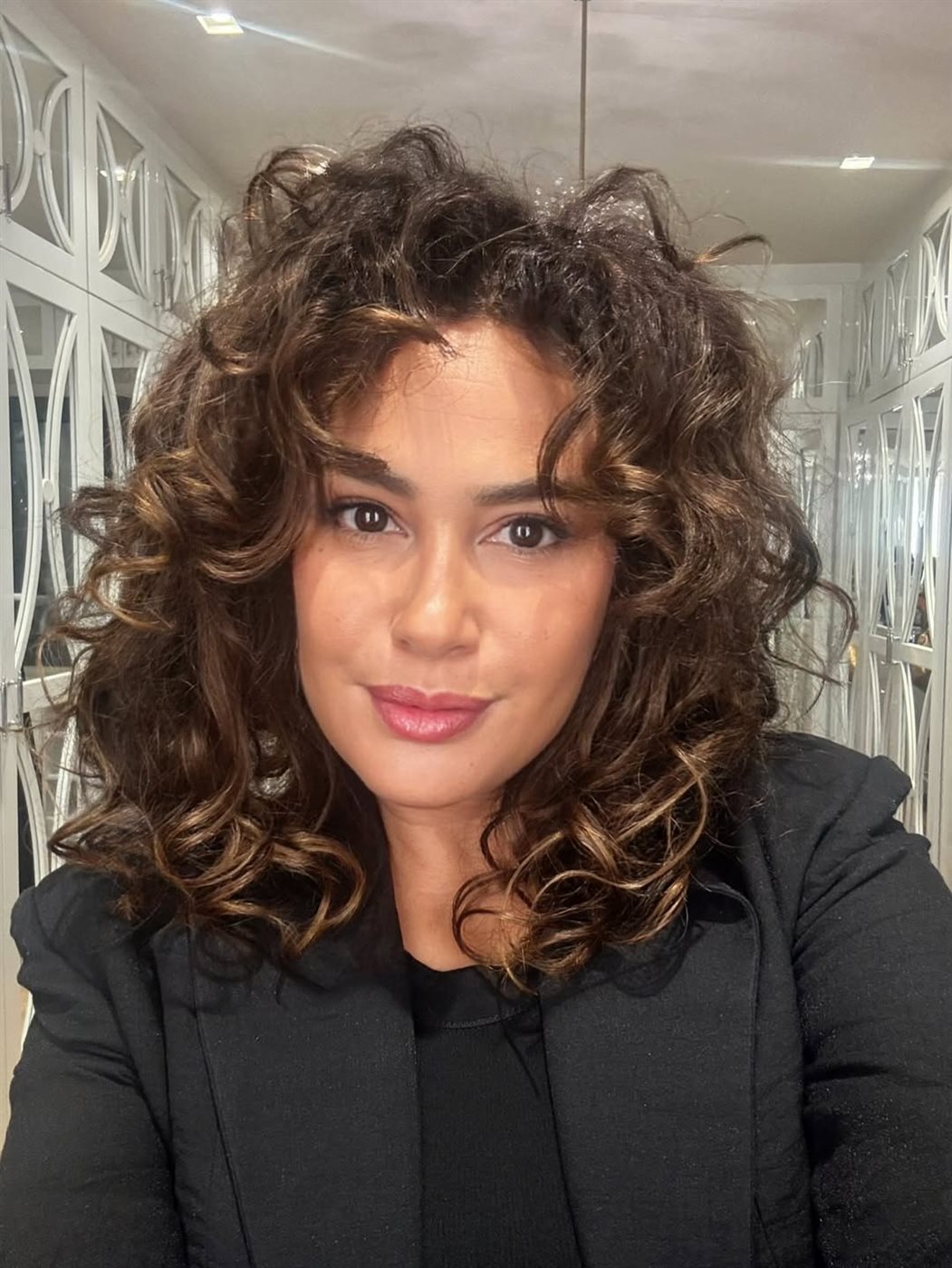 ممثلة مصرية شهيرة بإطلالات مختلفة جديدة والجمهور يغازلها (صور) ممثلة مصرية شهيرة بإطلالات مختلفة جديدة والجمهور يغازلها (صور)