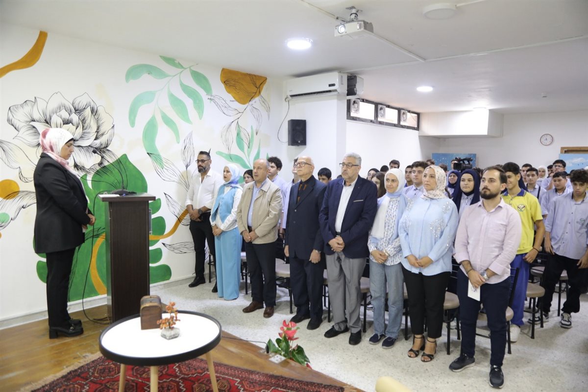 ثانوية السفير استضافت د. مصطفى بدر الدين في لقاء بعنوان: القيم الإنسانية في زمن الصخب ثانوية السفير استضافت د. مصطفى بدر الدين في لقاء بعنوان: القيم الإنسانية في زمن الصخب