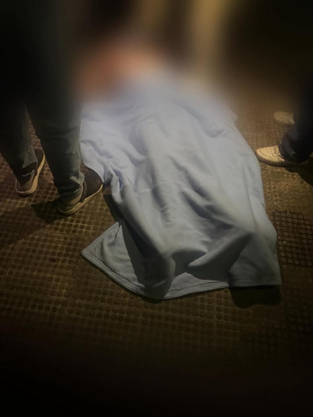 بالصورة: توفي على الفور... سقوط مسن من الطابق الرابع في المستشفى!