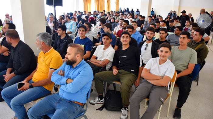 معهد جويا الفني يكرم الأستاذ محمود دكروب تقديرا لمسيرته التعليمية