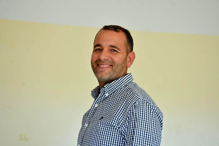 معهد جويا الفني يكرم الأستاذ محمود دكروب تقديرا لمسيرته التعليمية