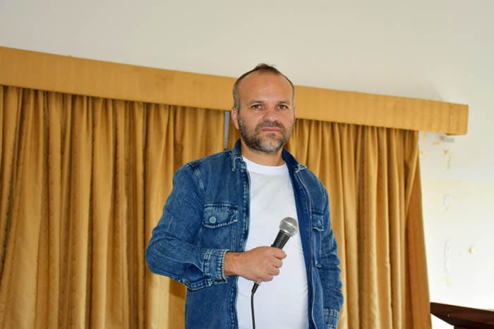 معهد جويا الفني يكرم الأستاذ محمود دكروب تقديرا لمسيرته التعليمية