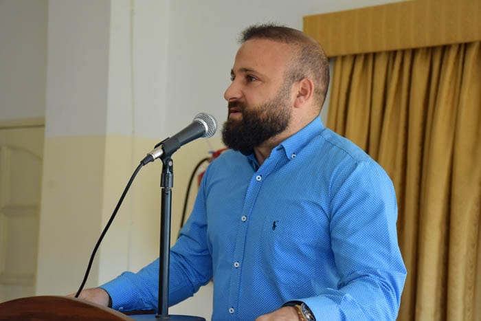 معهد جويا الفني يكرم الأستاذ محمود دكروب تقديرا لمسيرته التعليمية