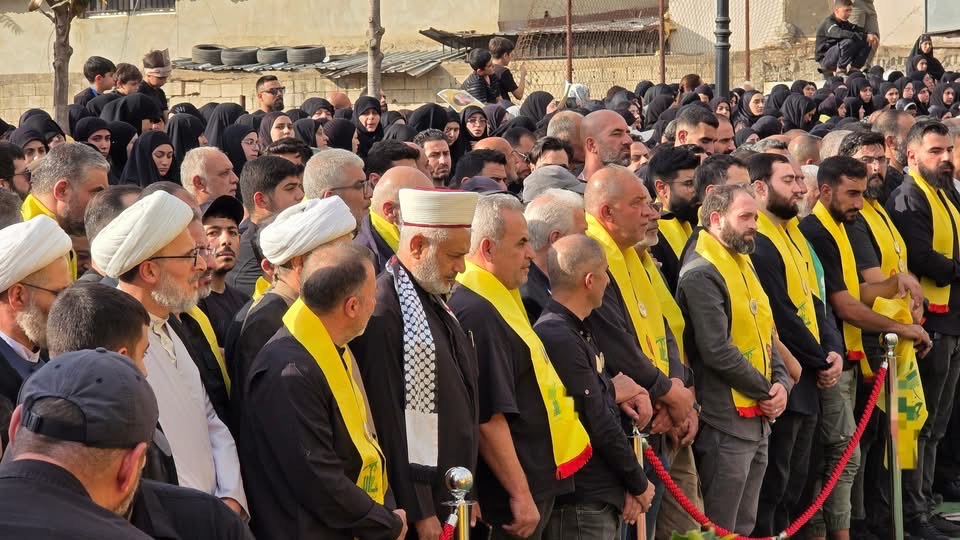 النبطية تشيع خمسة شهداء إثر غارات إسرائيلية وتؤكد التمسك بالمقاومة وحق الدفاع