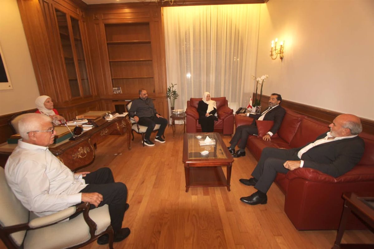 بهية الحريري تبحث شؤونا إنمائية وتهنئ الكابتن الحلاق بجائزة أفضل لاعب