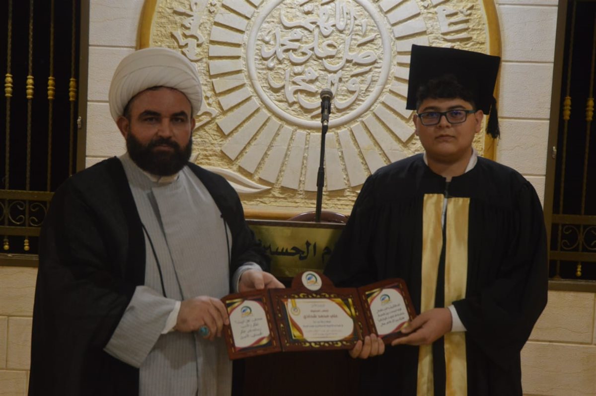 منتدى أهل البيت (ع) في بلدة انصارية يكرم الطلاب المتفوقين ويحتفي بالإعلامي محمد خروبي