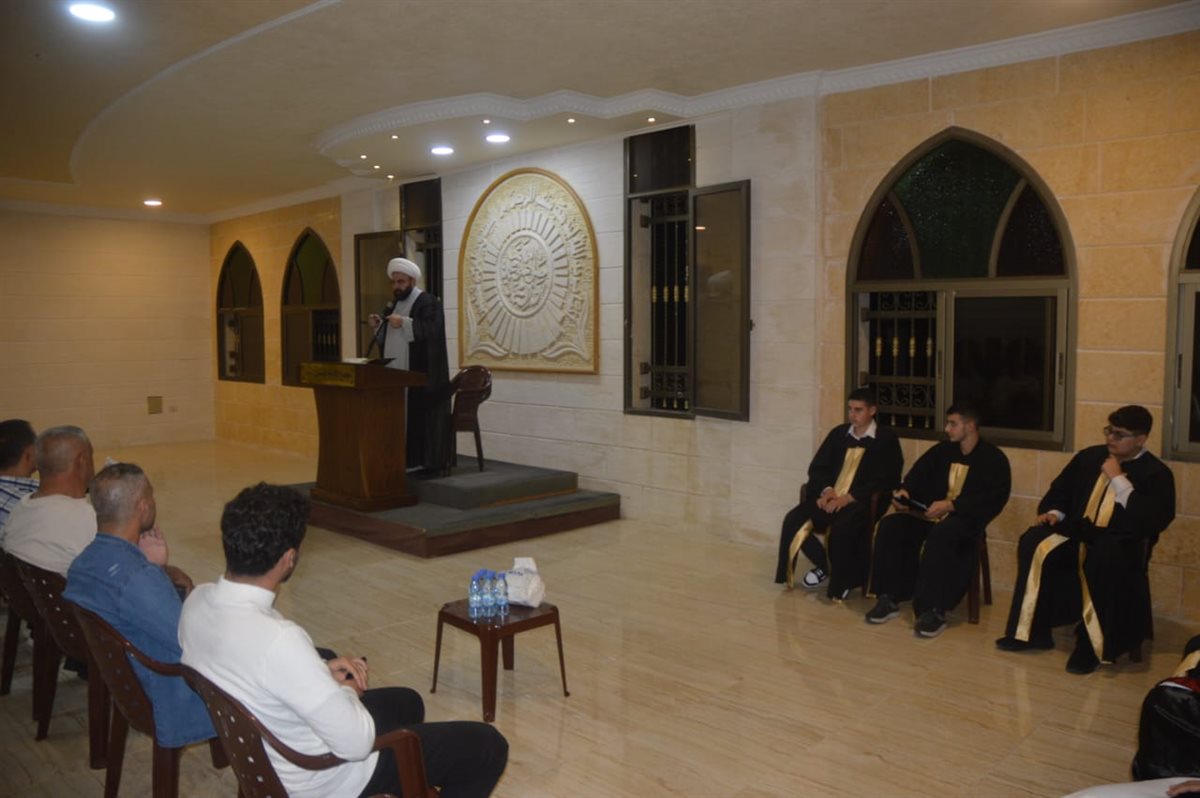 منتدى أهل البيت (ع) في بلدة انصارية يكرم الطلاب المتفوقين ويحتفي بالإعلامي محمد خروبي