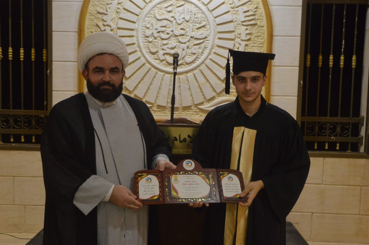منتدى أهل البيت (ع) في بلدة انصارية يكرم الطلاب المتفوقين ويحتفي بالإعلامي محمد خروبي