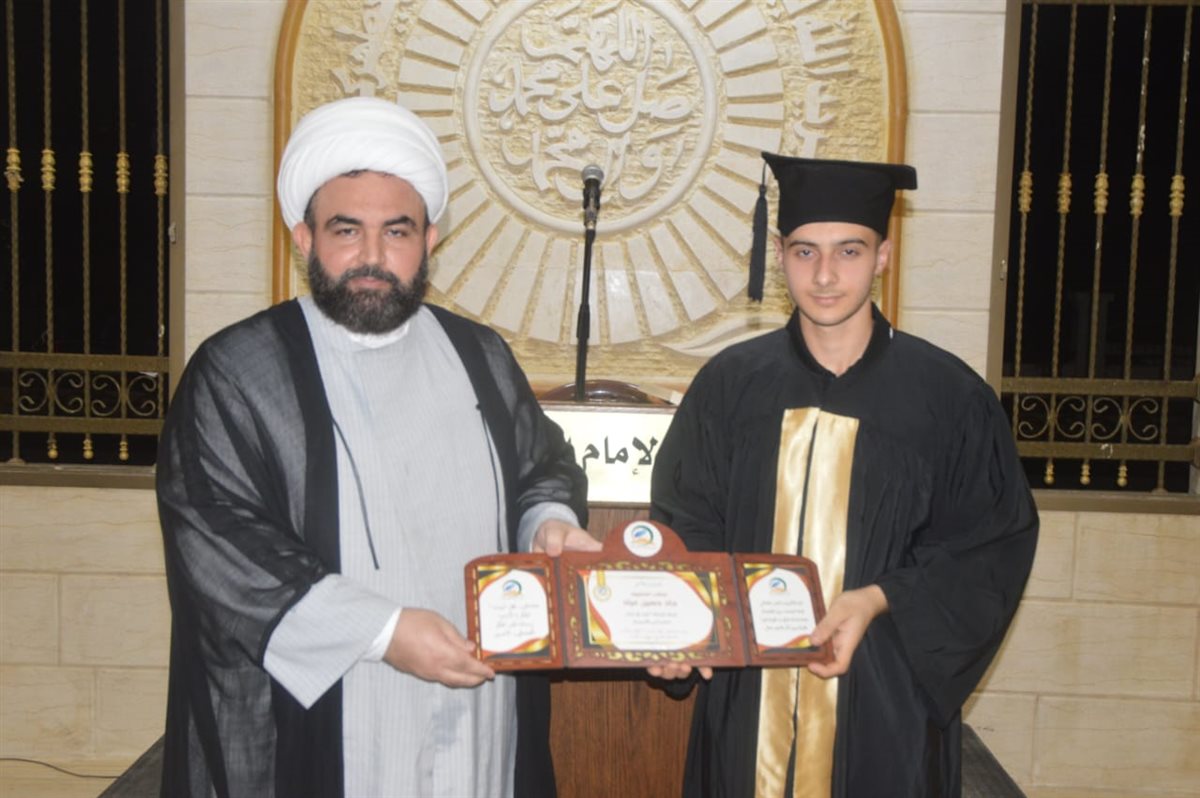 منتدى أهل البيت (ع) في بلدة انصارية يكرم الطلاب المتفوقين ويحتفي بالإعلامي محمد خروبي