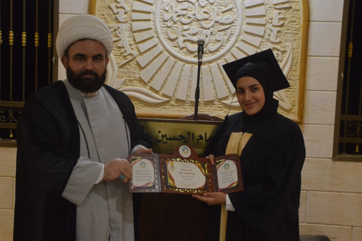 منتدى أهل البيت (ع) في بلدة انصارية يكرم الطلاب المتفوقين ويحتفي بالإعلامي محمد خروبي