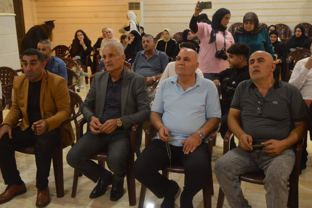 منتدى أهل البيت (ع) في بلدة انصارية يكرم الطلاب المتفوقين ويحتفي بالإعلامي محمد خروبي