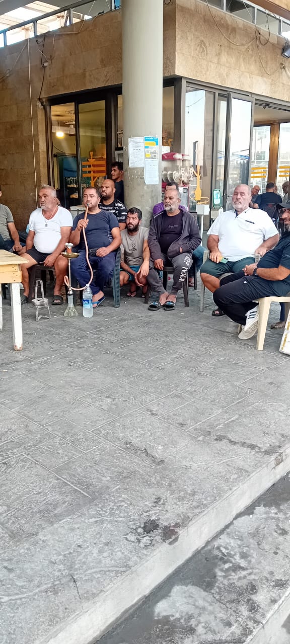 بالصور: صيادو الأسماك في صور احتفلوا بعيد ميلاد المهندس ناصيف سقلاوي