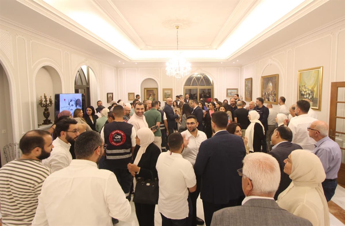 بهية الحريري استقبلت أسرة موظفي مؤسسة الحريري