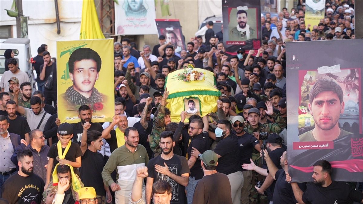 حزب الله واهالي بلدة الشرقية شيعوا الشهيد المجاهد محمد علي حديد