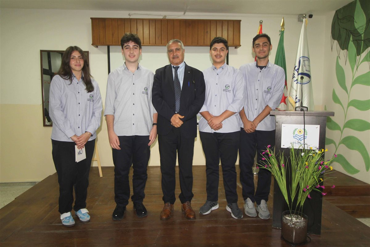 ثانوية السفير تستضيف القائم بأعمال سفارة الجزائر محمد بن شيخ احتفاء بذكرى الثورة المجيدة