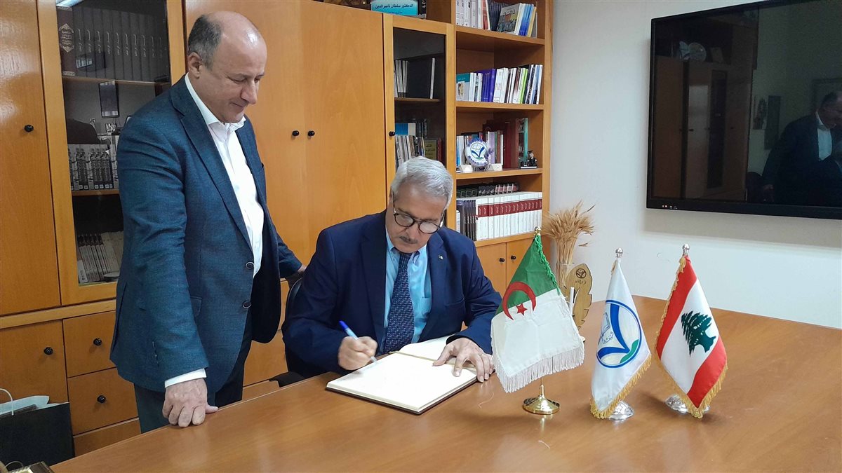 ثانوية السفير تستضيف القائم بأعمال سفارة الجزائر محمد بن شيخ احتفاء بذكرى الثورة المجيدة