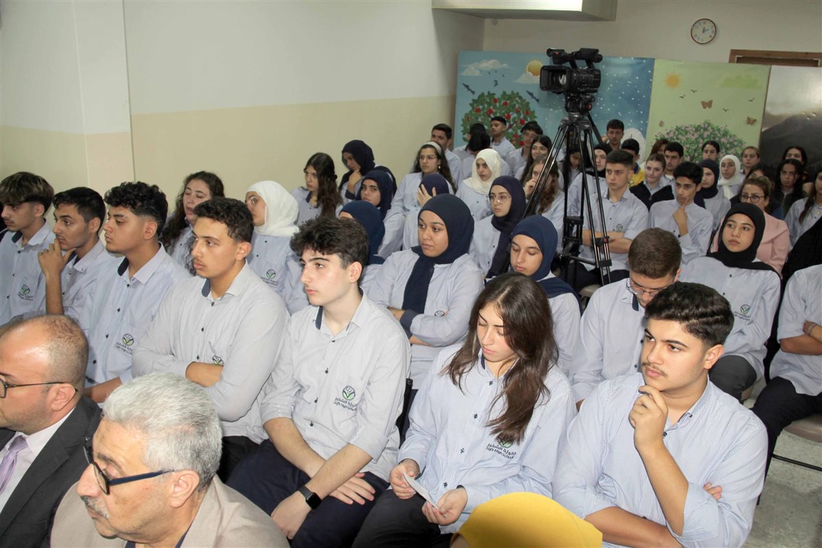 ثانوية السفير تستضيف القائم بأعمال سفارة الجزائر محمد بن شيخ احتفاء بذكرى الثورة المجيدة