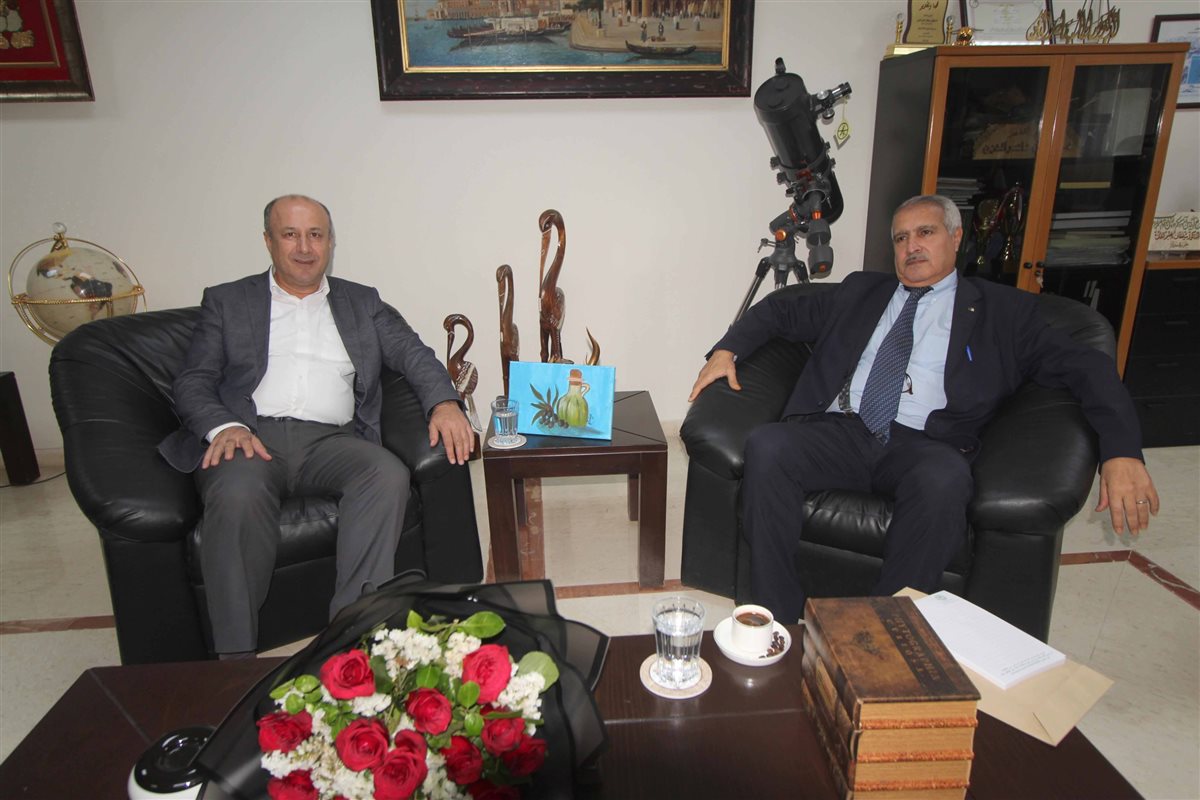 ثانوية السفير تستضيف القائم بأعمال سفارة الجزائر محمد بن شيخ احتفاء بذكرى الثورة المجيدة