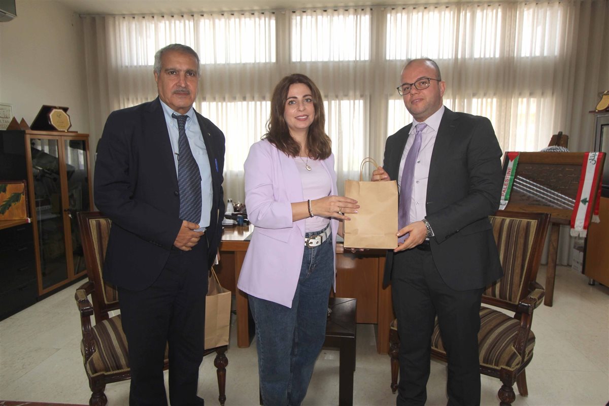 ثانوية السفير تستضيف القائم بأعمال سفارة الجزائر محمد بن شيخ احتفاء بذكرى الثورة المجيدة