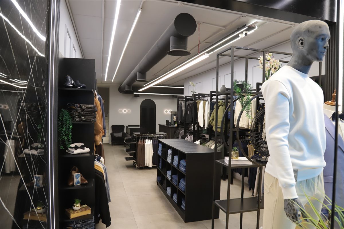 إفتتاح حاشد لمحل Cavallo في صور.. عنوان الأناقة الرجالية في عالم الألبسة