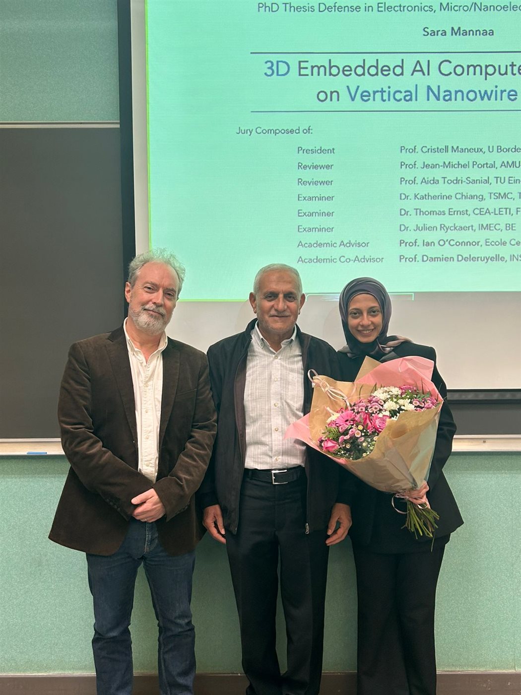 شهادة الدكتوراة باختصاص الإلكترونيات، الميكرو إلكترونيات النانوية، البصريات والليزر لإبنة البرج الشمالي الشابة سارة جعفر مناع