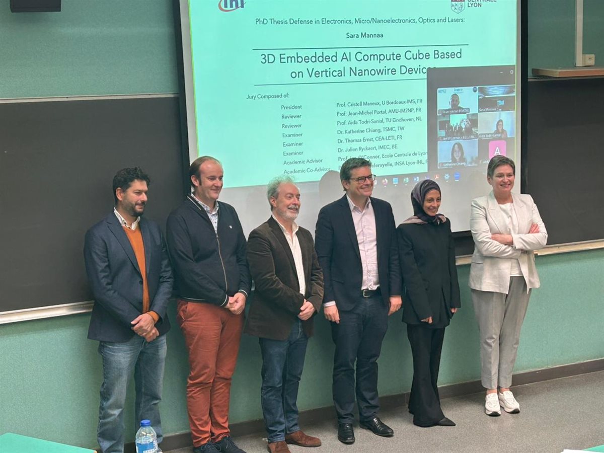 شهادة الدكتوراة باختصاص الإلكترونيات، الميكرو إلكترونيات النانوية، البصريات والليزر لإبنة البرج الشمالي الشابة سارة جعفر مناع