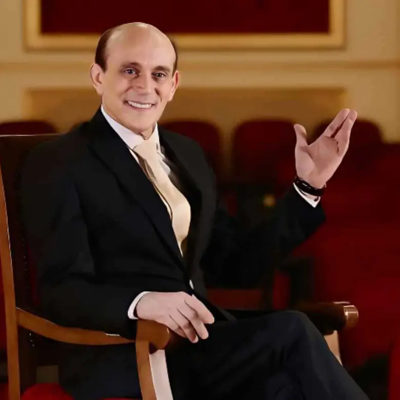 شعر بإعياء وفقد وعيه.. إدخال فنان قدير إلى العناية المركزة بعد تعرضه لوعكة صحية مفاجئة (صورة)