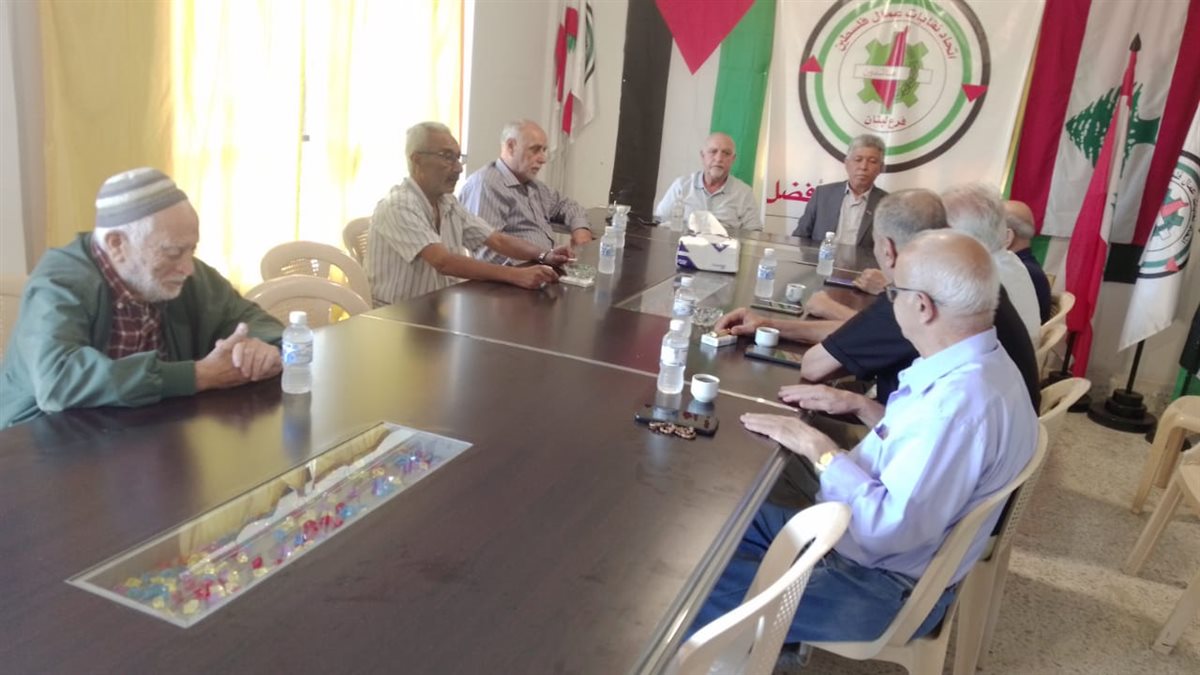 وفاء لنهج ياسر عرفات في ذكراه الحادية والعشرين السيد غسان بقاعي يستقبل وفدا في مقر اتحاد نقابات عمال فلسطين