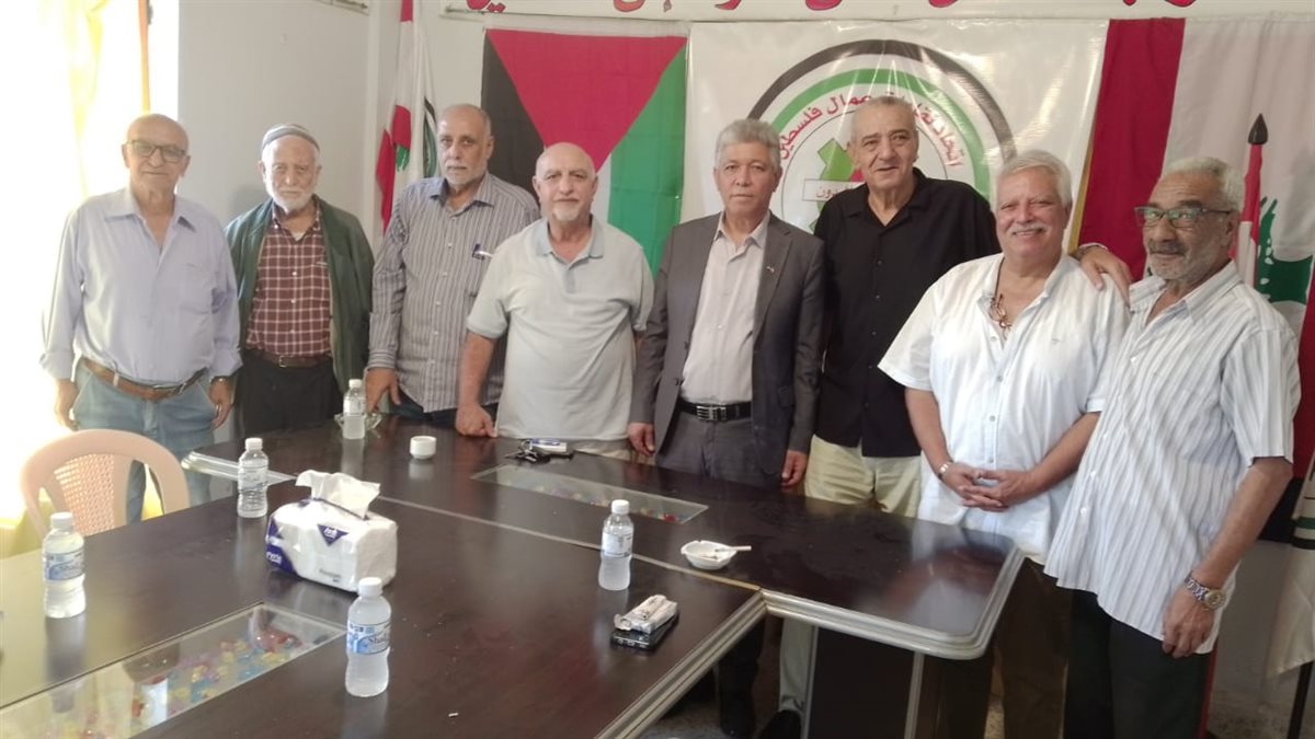 وفاء لنهج ياسر عرفات في ذكراه الحادية والعشرين السيد غسان بقاعي يستقبل وفدا في مقر اتحاد نقابات عمال فلسطين