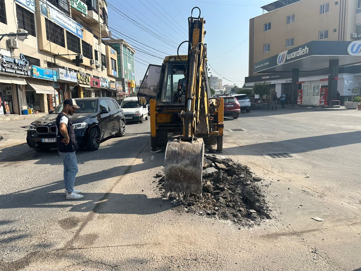عملية إصلاح واسعة للطرقات وخطة سير من قبل بلدية البرج الشمالي لحل أزمة السير