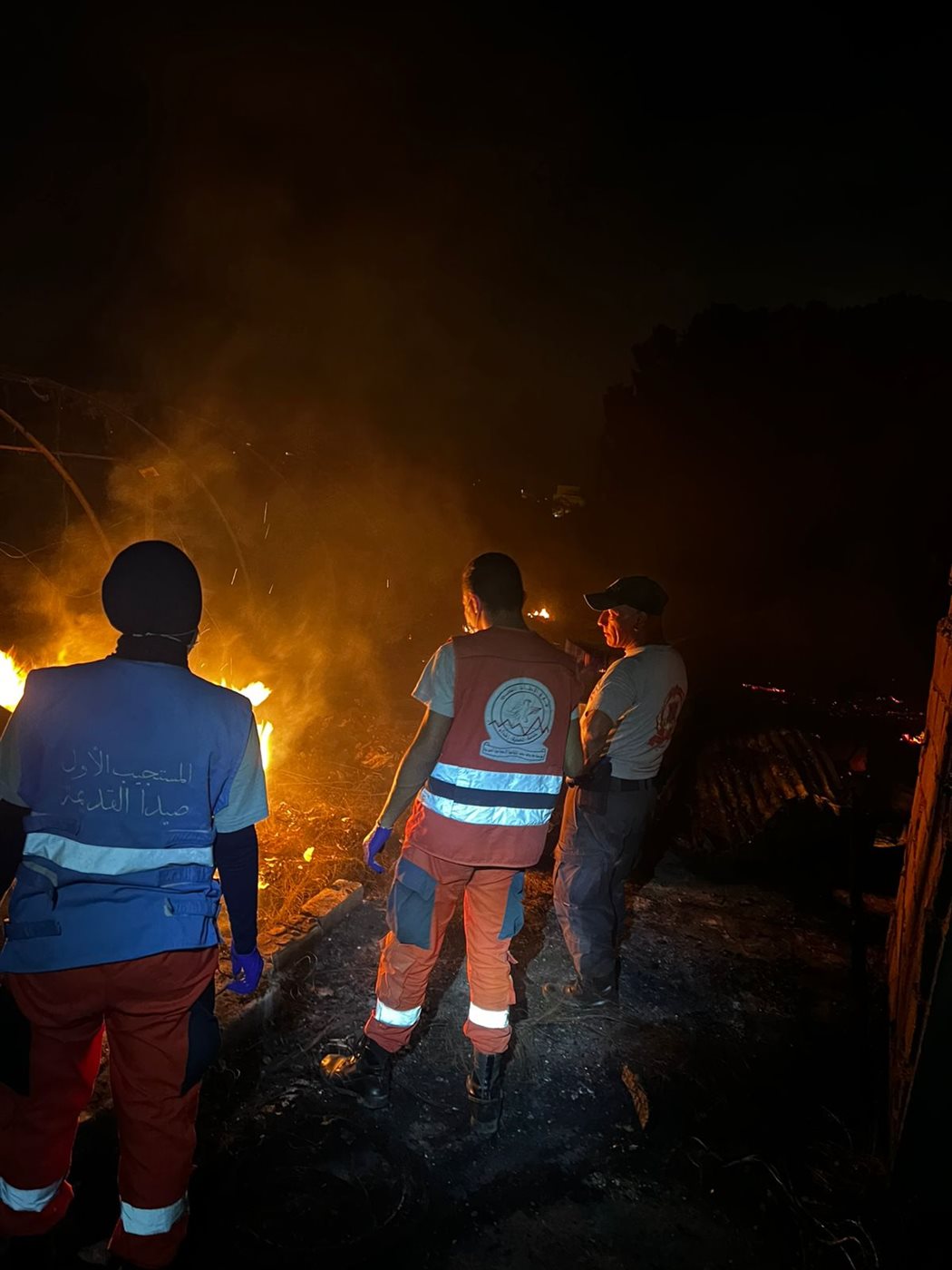 بالصور: نتيجة ماس كهربائي... احتراق خيمة للنازحين