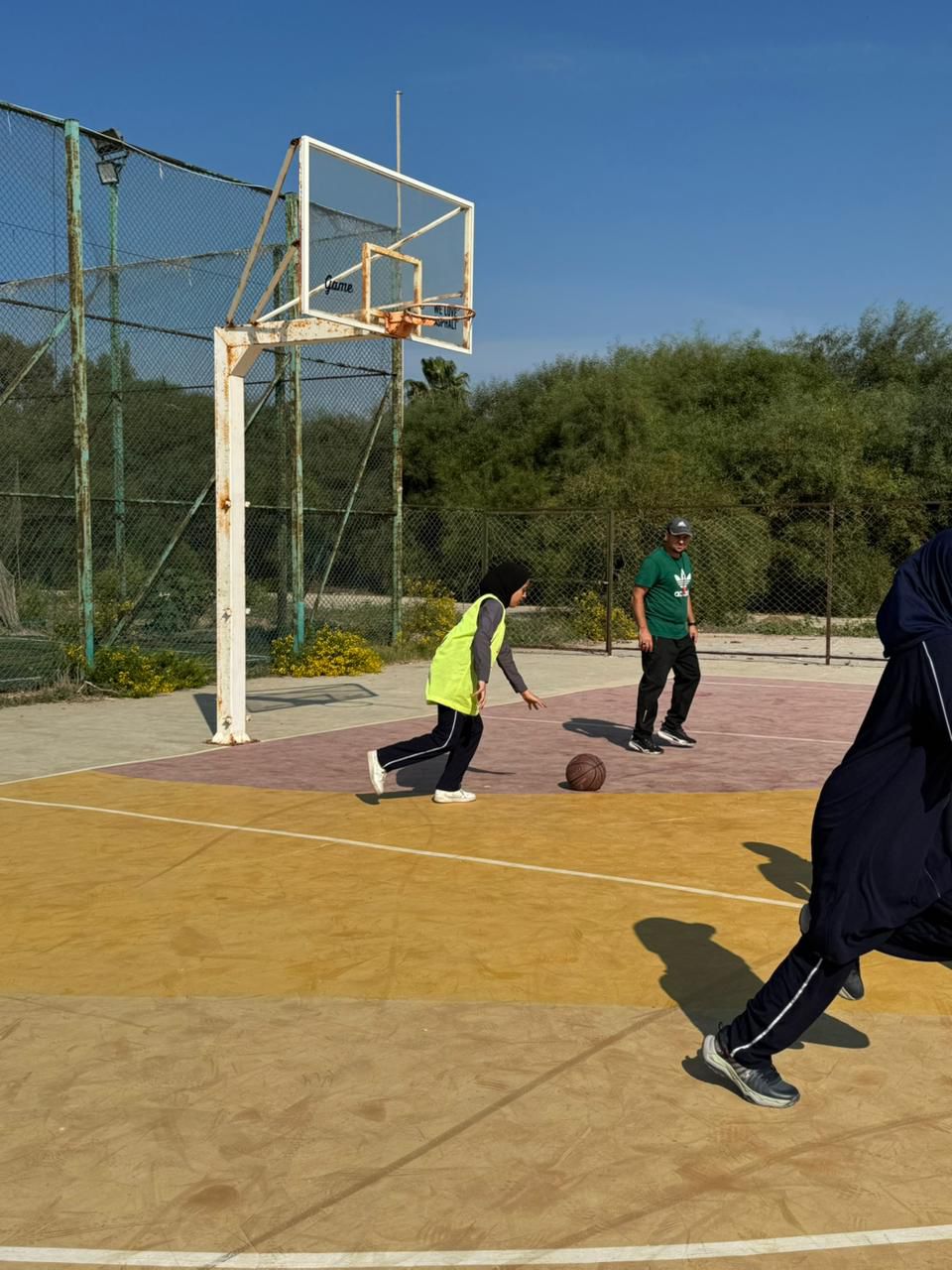 ثانوية الزهراء تحيي يوم الشهيد بنشاط رياضي بعنوان الشهداء الأبطال