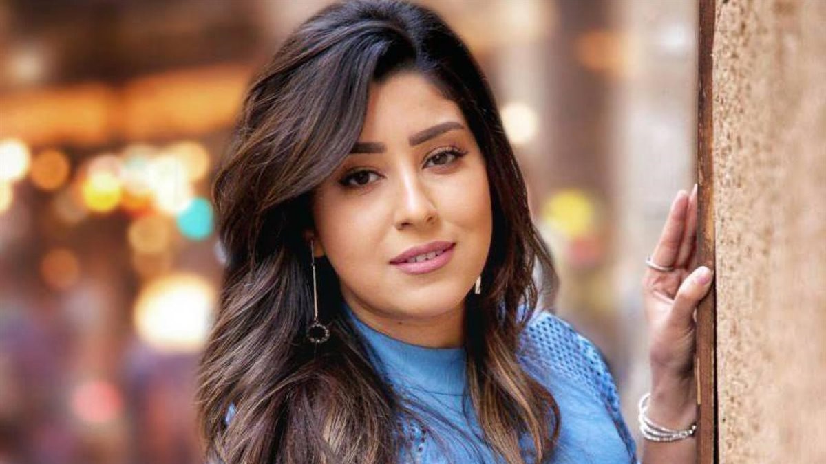 خلال تصوير أحد مشاهدها.. فنانة شهيرة تنجو من الموت هذا ما حصل معها (صورة)