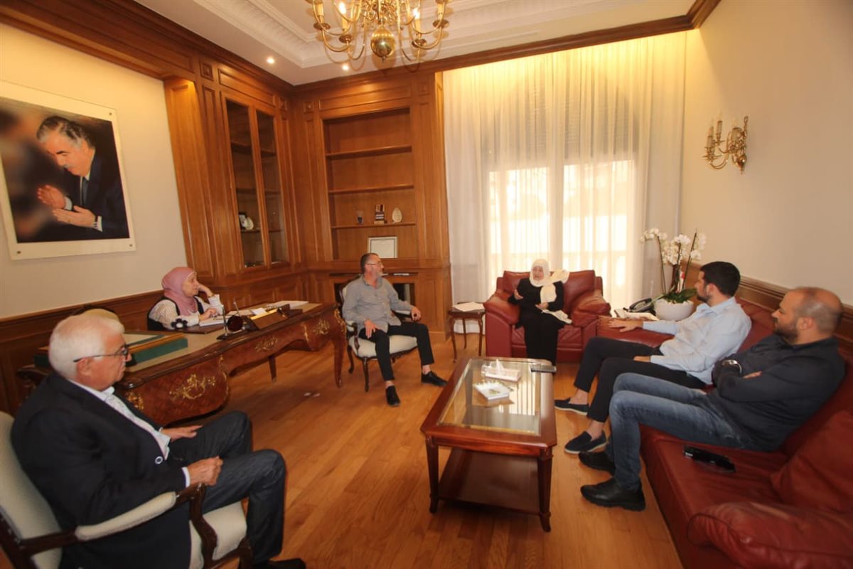 بهية الحريري تستقبل وفودا بلدية ونقابية وتتابع قضايا سائقي الشاحنات في صيدا