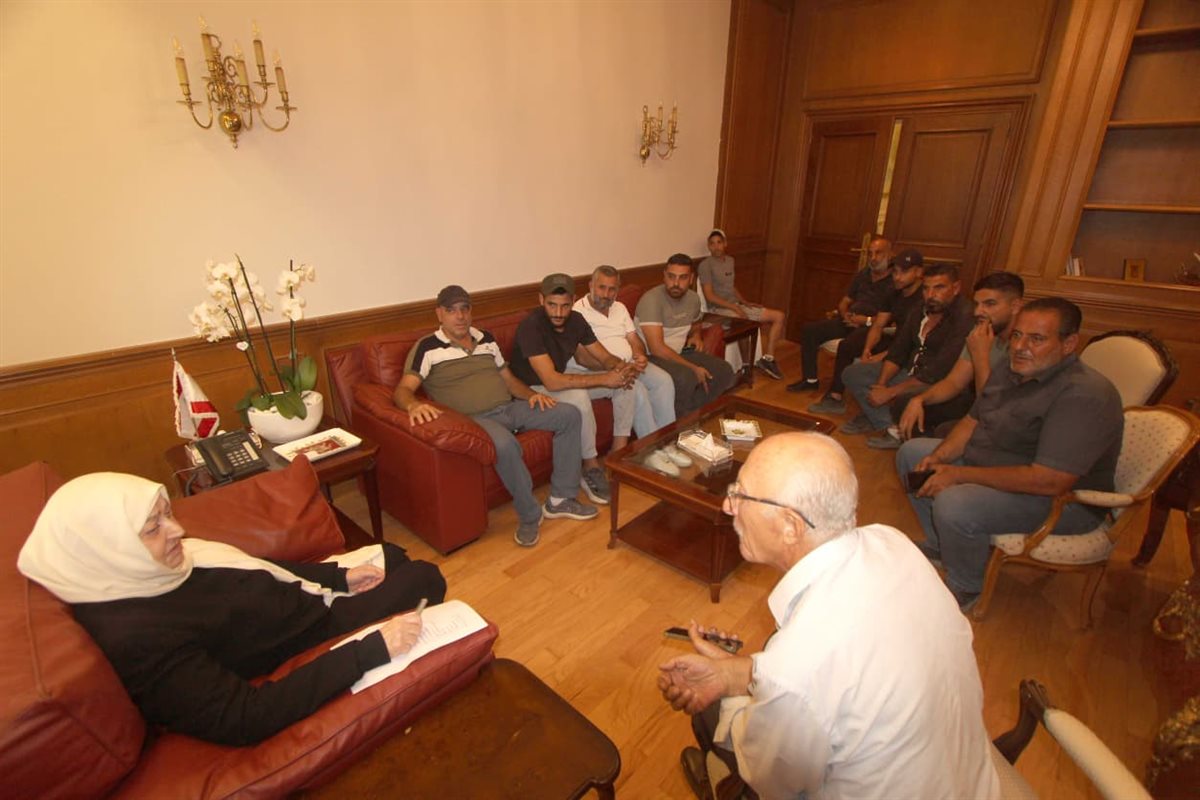 بهية الحريري تستقبل وفودا بلدية ونقابية وتتابع قضايا سائقي الشاحنات في صيدا