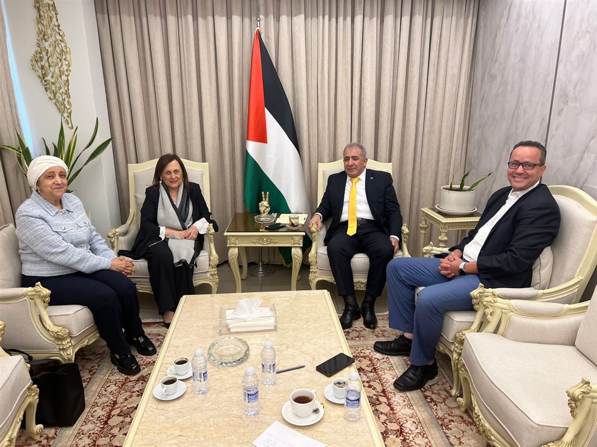 جمعية المواساة تزور السفير محمد الأسعد مهنئة وتبحث معه تعزيز التعاون لخدمة المجتمع الفلسطيني في لبنان