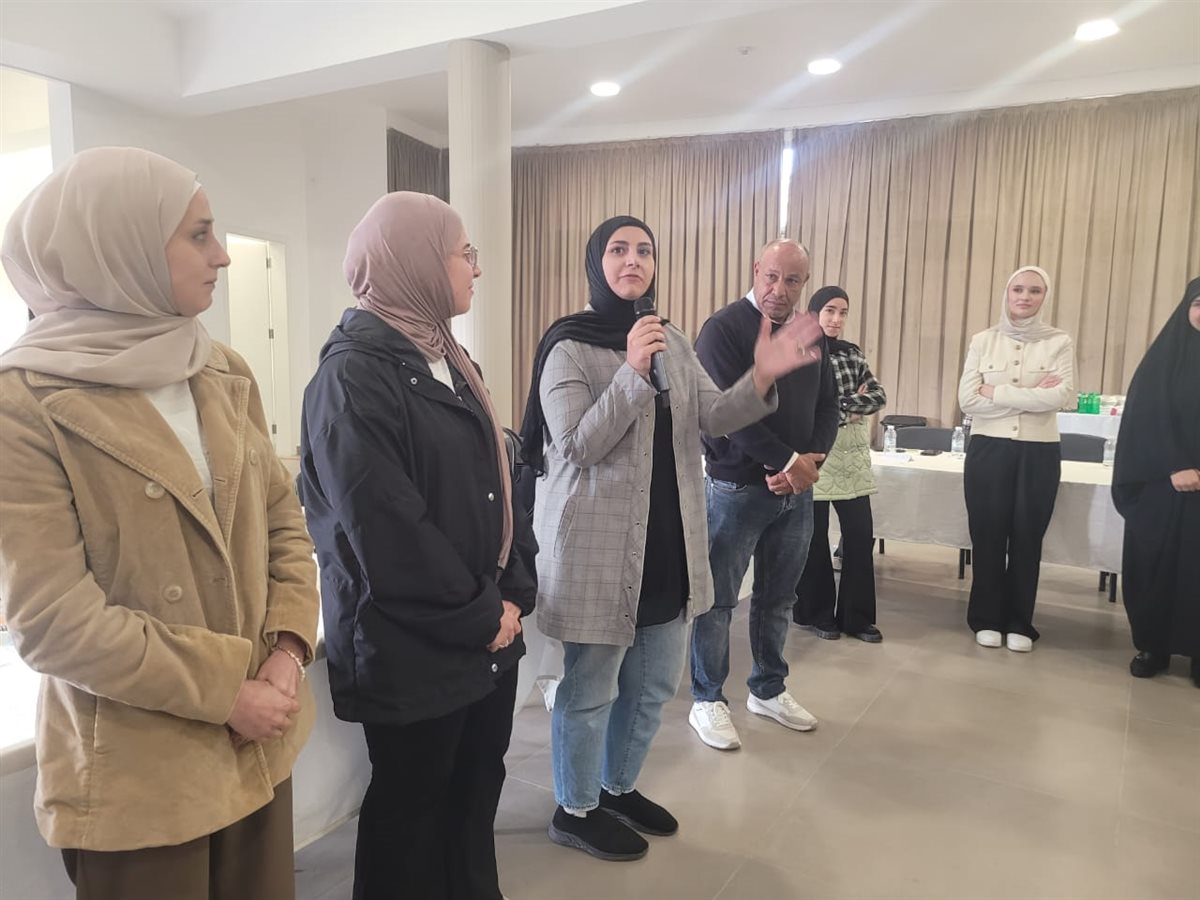 اختتام دورة تدريبية حول التحقق من الأخبار الزائفة وميثاق شرف يجمع إعلاميي منطقة الزهراني