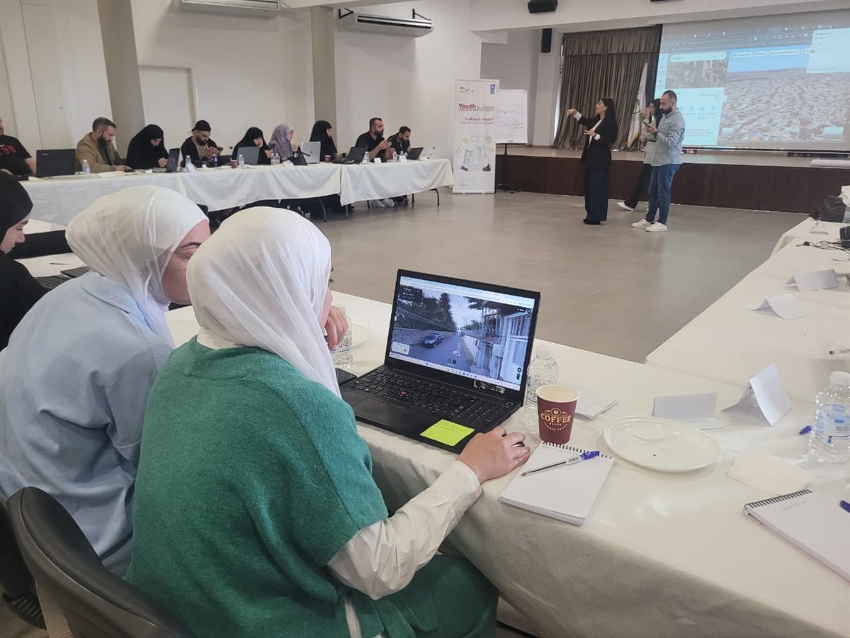 اختتام دورة تدريبية حول التحقق من الأخبار الزائفة وميثاق شرف يجمع إعلاميي منطقة الزهراني