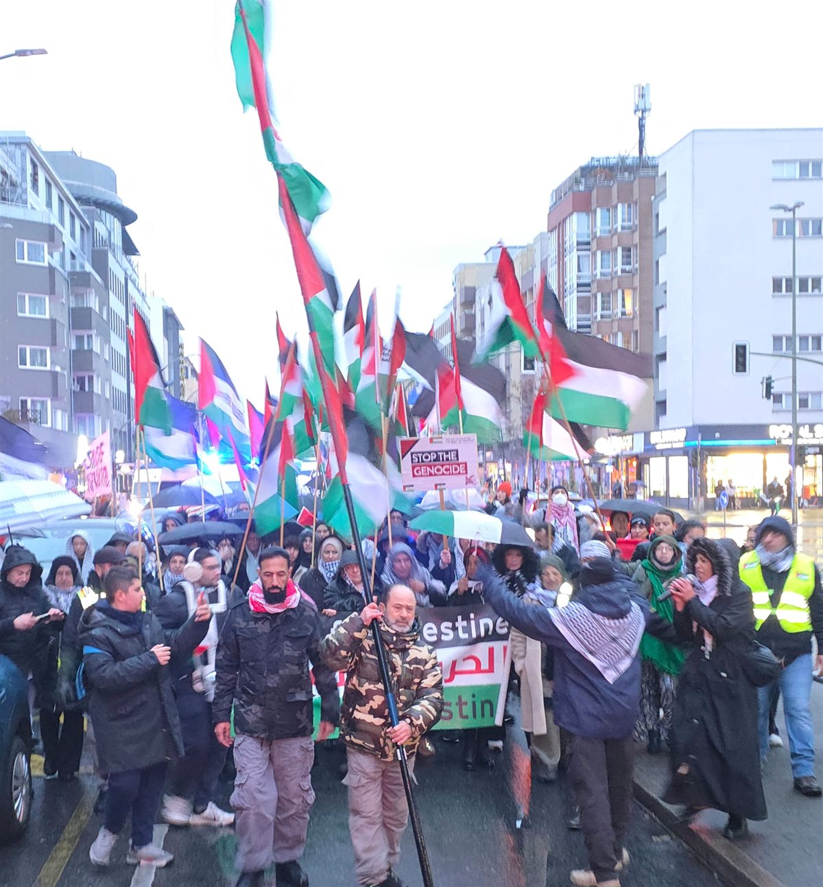 تظاهرة حاشدة في برلين تضامنا مع فلسطين