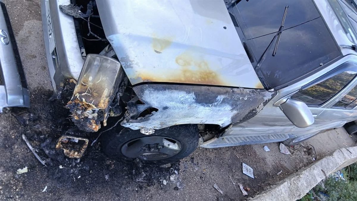 إحراق سيارة مختار ودعوة لكشف الفاعلين