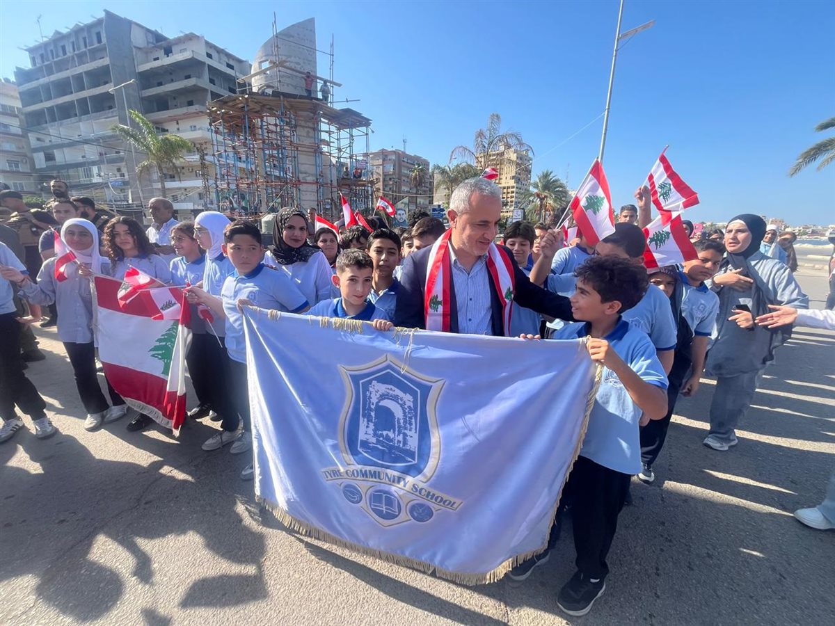 مدرسة صور TCS تشارك بإحياء عيد الاستقلال في ساحة العلم في مدينة صور