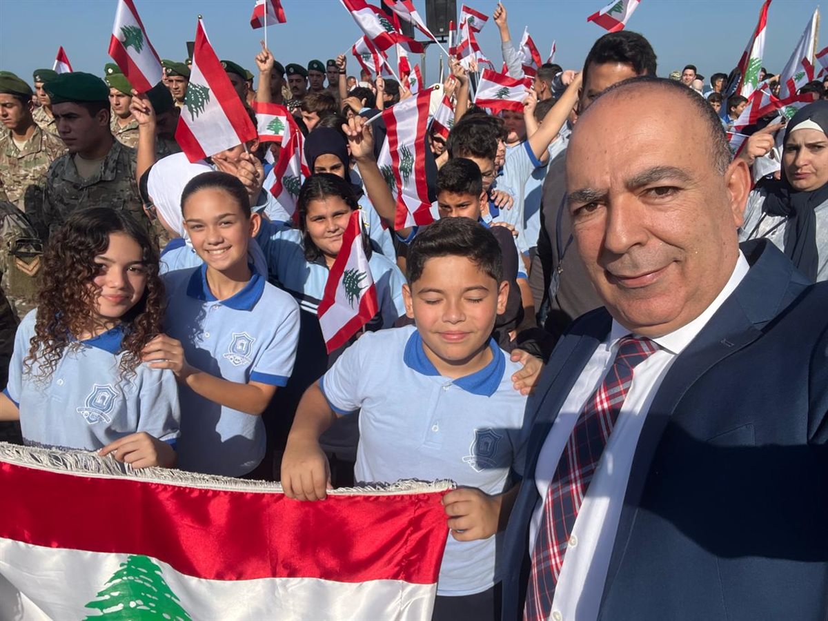 مدرسة صور TCS تشارك بإحياء عيد الاستقلال في ساحة العلم في مدينة صور