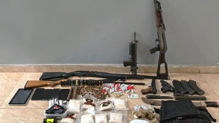 الجيش يواصل ملاحقة المطلوبين... ويوقف شخصين! (صورة)