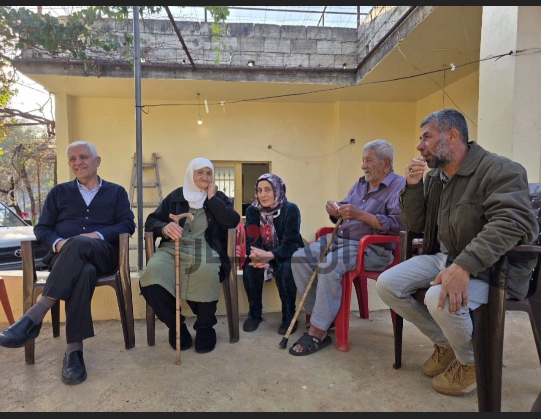 بالصور: لطمأنة الأهالي بعد التهديد... لا يزال الجيش اللبناني و اليونيفيل ينتشران في بيت ليف