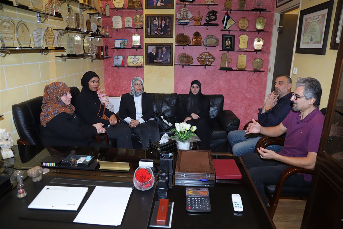 السيدة مليحة الصدر ضيفة طلاب الاعلام في جامعة LIU في ستديوهات يا صور: الامام الصدر حفز الشباب على العلم والتقدم