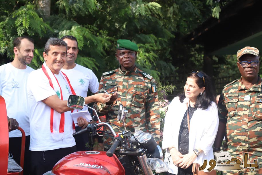 بمناسبة عيد الإستقلال الـ٨٢: الجامعة اللبنانية الثقافية في أبيدجان تجمع بين الرياضة والعمل البيئي